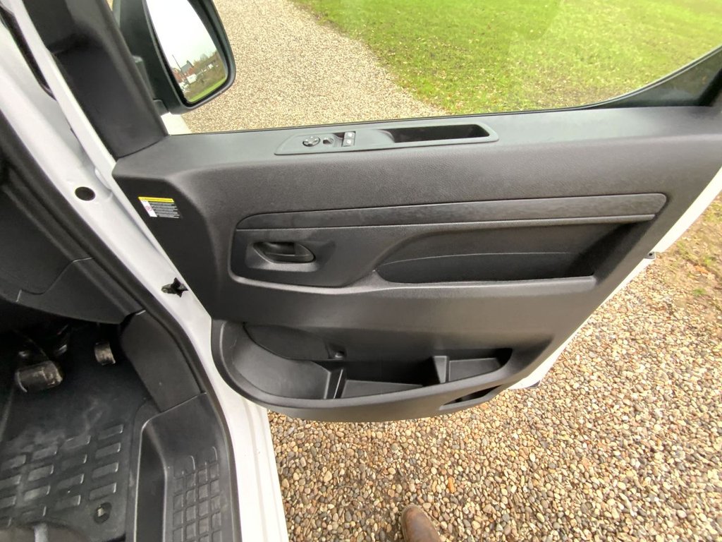 Used Vauxhall Vivaro Electric 2024 for sale - 76792262: Photo 11