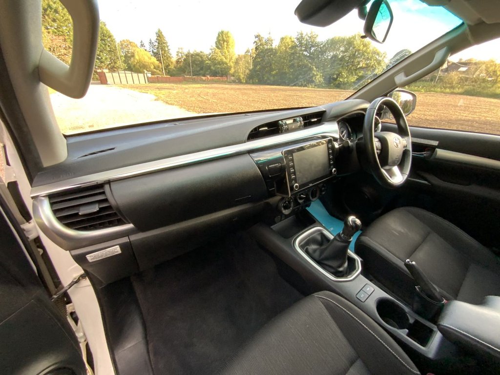 Used Toyota Hilux 2023 for sale - 76338646: Photo 10