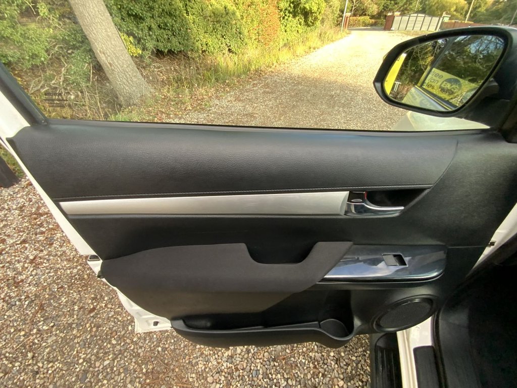 Used Toyota Hilux 2023 for sale - 76338646: Photo 12