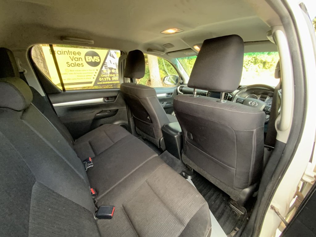 Used Toyota Hilux 2023 for sale - 76338646: Photo 18