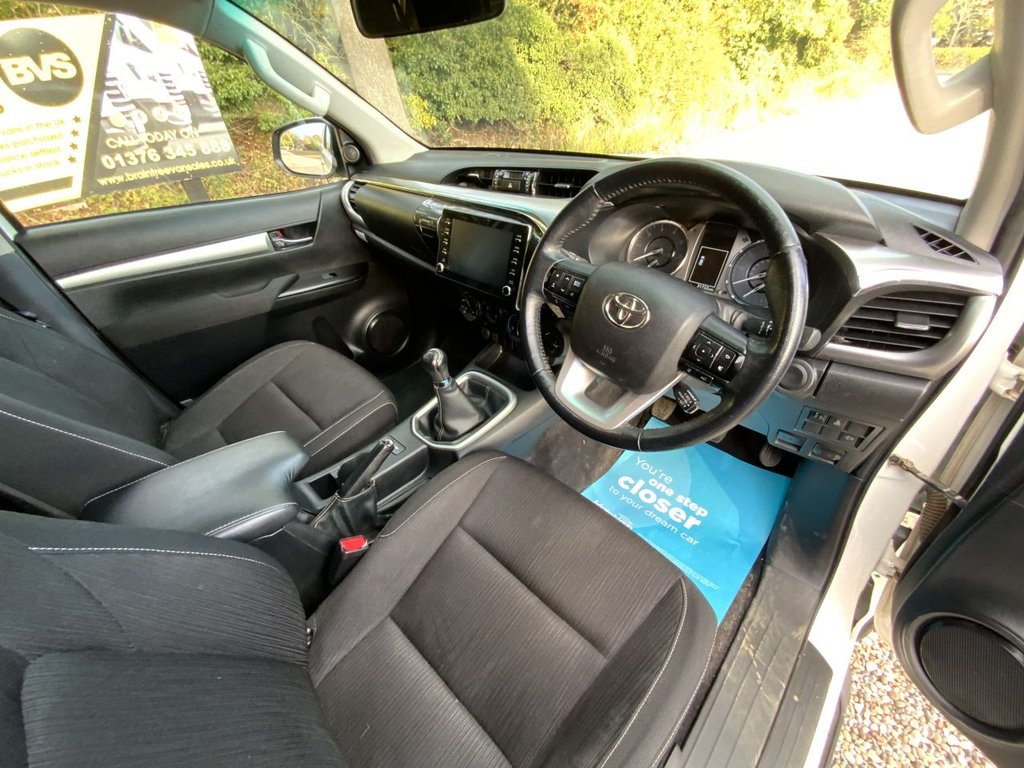 Used Toyota Hilux 2023 for sale - 76338646: Photo 22