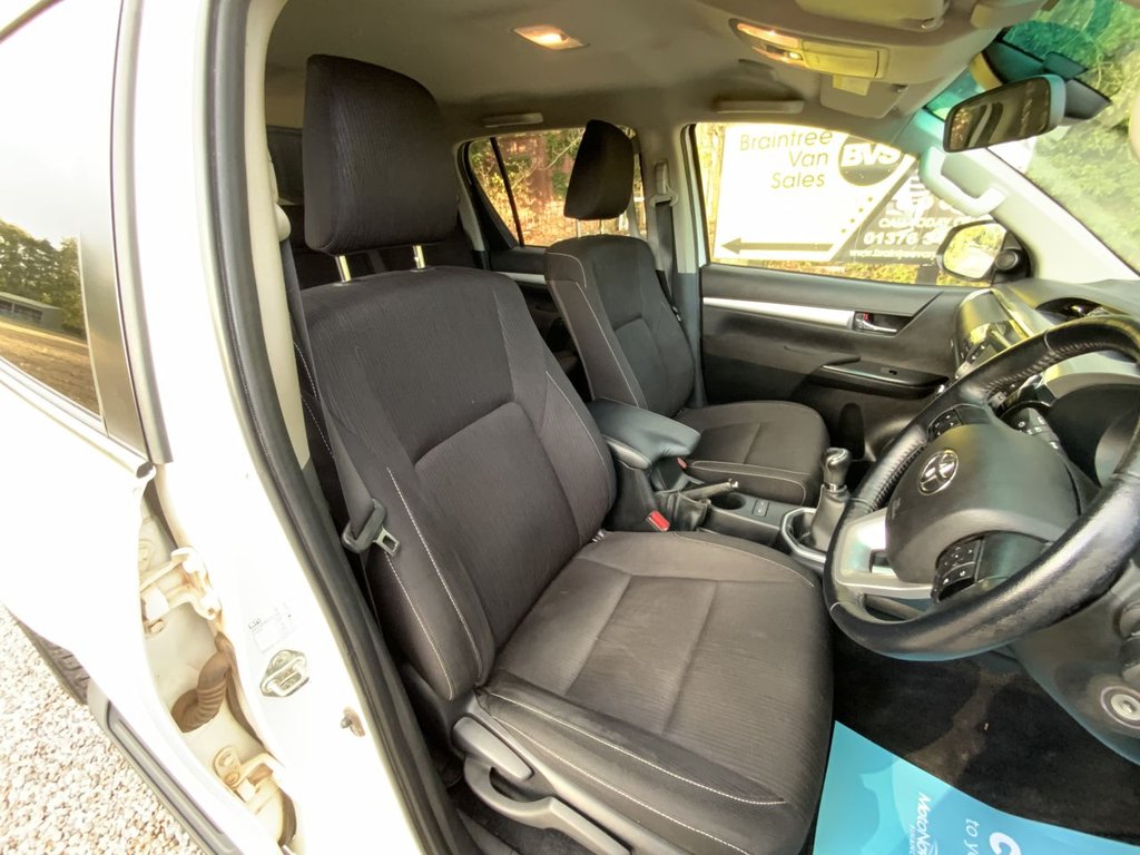 Used Toyota Hilux 2023 for sale - 76338646: Photo 23