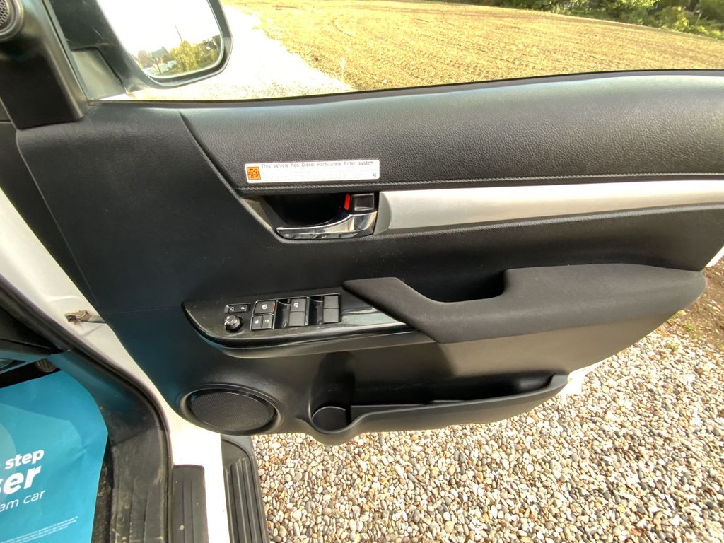 Used Toyota Hilux 2023 for sale - 76338646: Photo 24