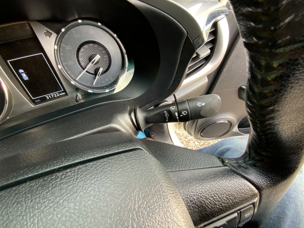 Used Toyota Hilux 2023 for sale - 76338646: Photo 30