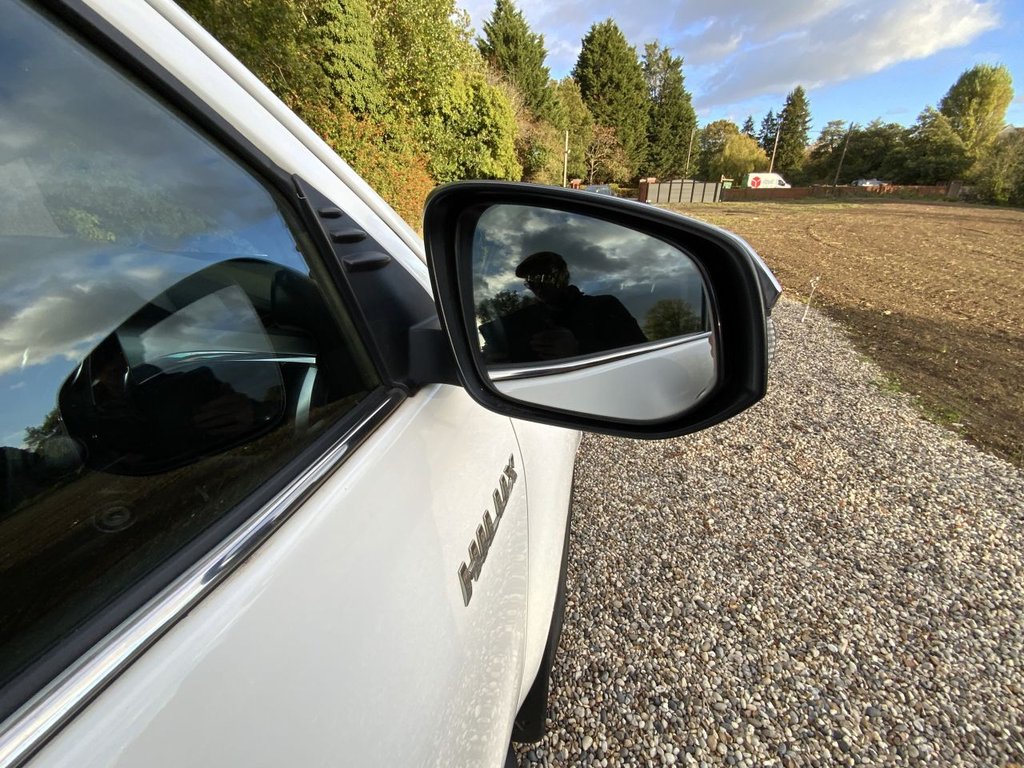 Used Toyota Hilux 2023 for sale - 76338646: Photo 32