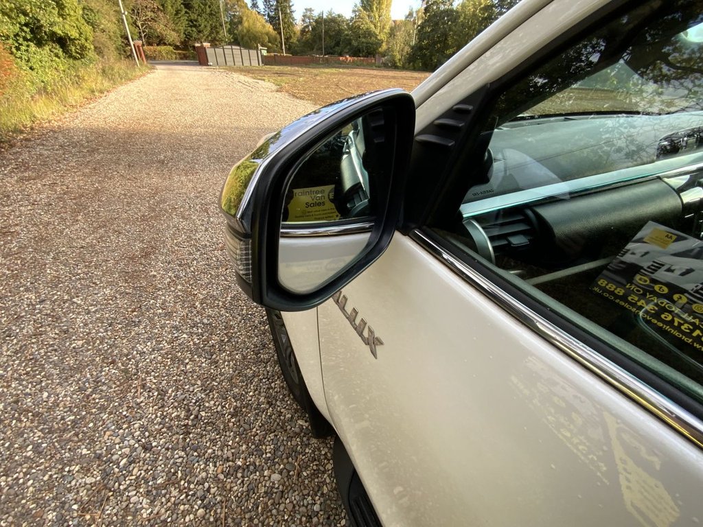 Used Toyota Hilux 2023 for sale - 76338646: Photo 44