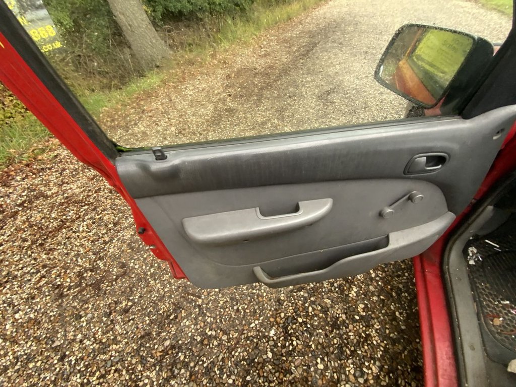 Used Mazda B2500 1999 for sale - 76474679: Photo 13