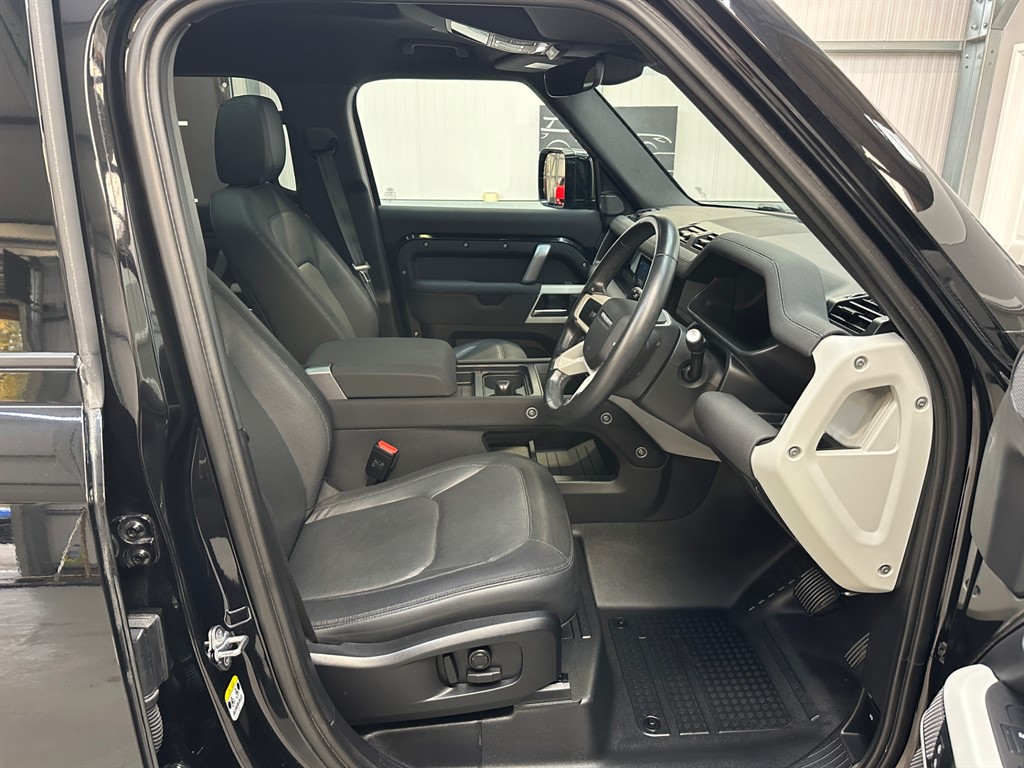 Used Land Rover Defender 2022 for sale - 76466652: Photo 17