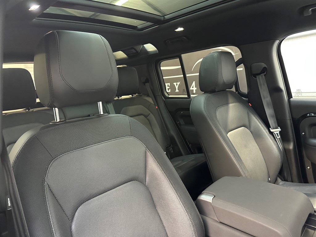 Used Land Rover Defender 2022 for sale - 76466652: Photo 19