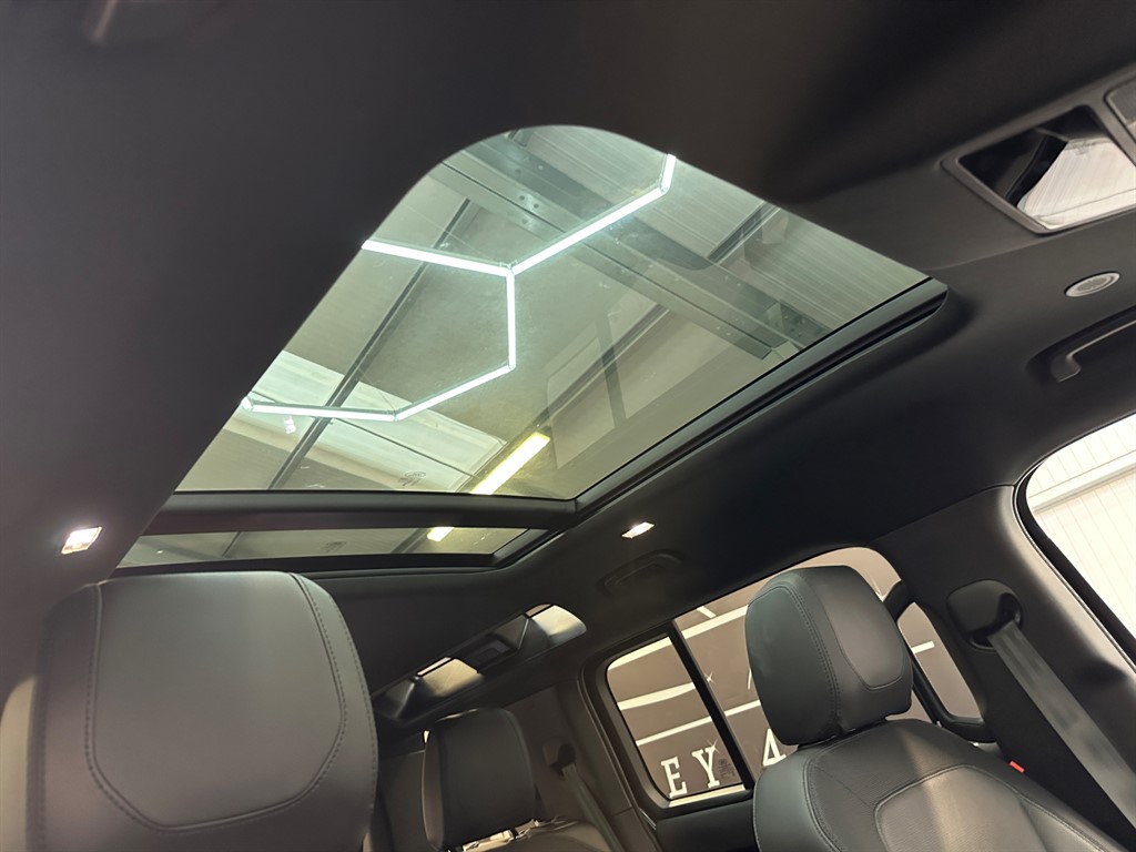 Used Land Rover Defender 2022 for sale - 76466652: Photo 20