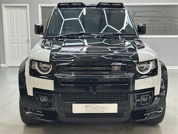 Used Land Rover Defender 110 2021 for sale - 76861967: Photo