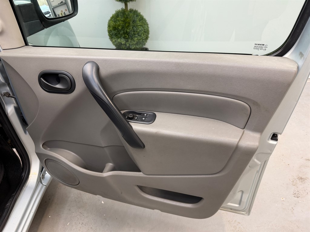 Used Renault Kangoo 2010 for sale - 77848322: Photo 11