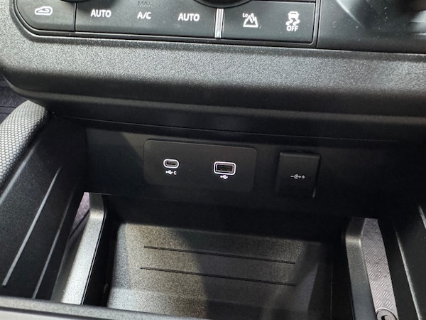 Used Land Rover Defender 110 2021 for sale - 75571770: Photo 37