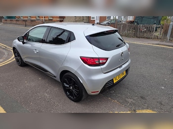 Used Renault Clio 2019 for sale - 79497080: Photo