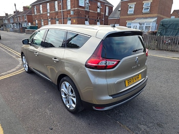 Used Renault Grand Scenic 2019 for sale - 79540822: Photo