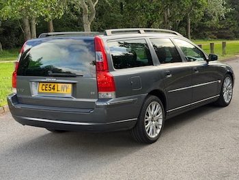 Used Volvo V70 2004 for sale - 78825896: Photo