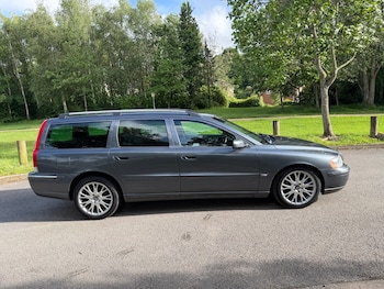 Used Volvo V70 2004 for sale - 78825896: Photo