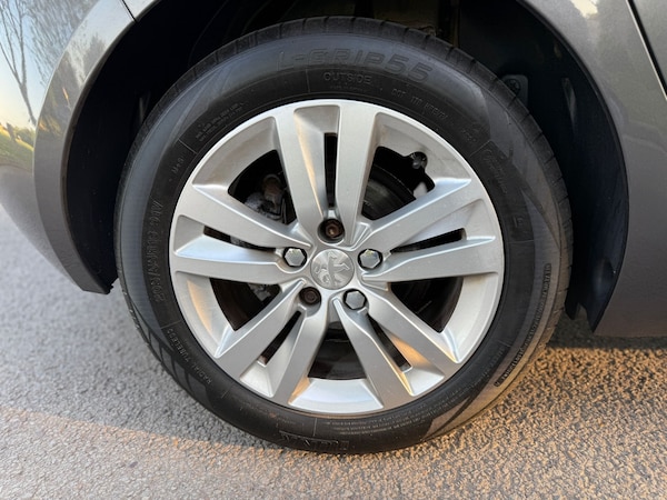 Used Peugeot 308 2017 for sale - 74717623: Photo 10