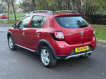 Used Dacia Sandero Stepway 2014 for sale - 77073835: Photo
