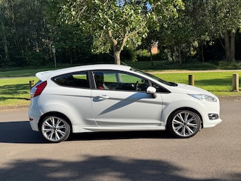 Used Ford Fiesta 2015 for sale - 79111097: Photo