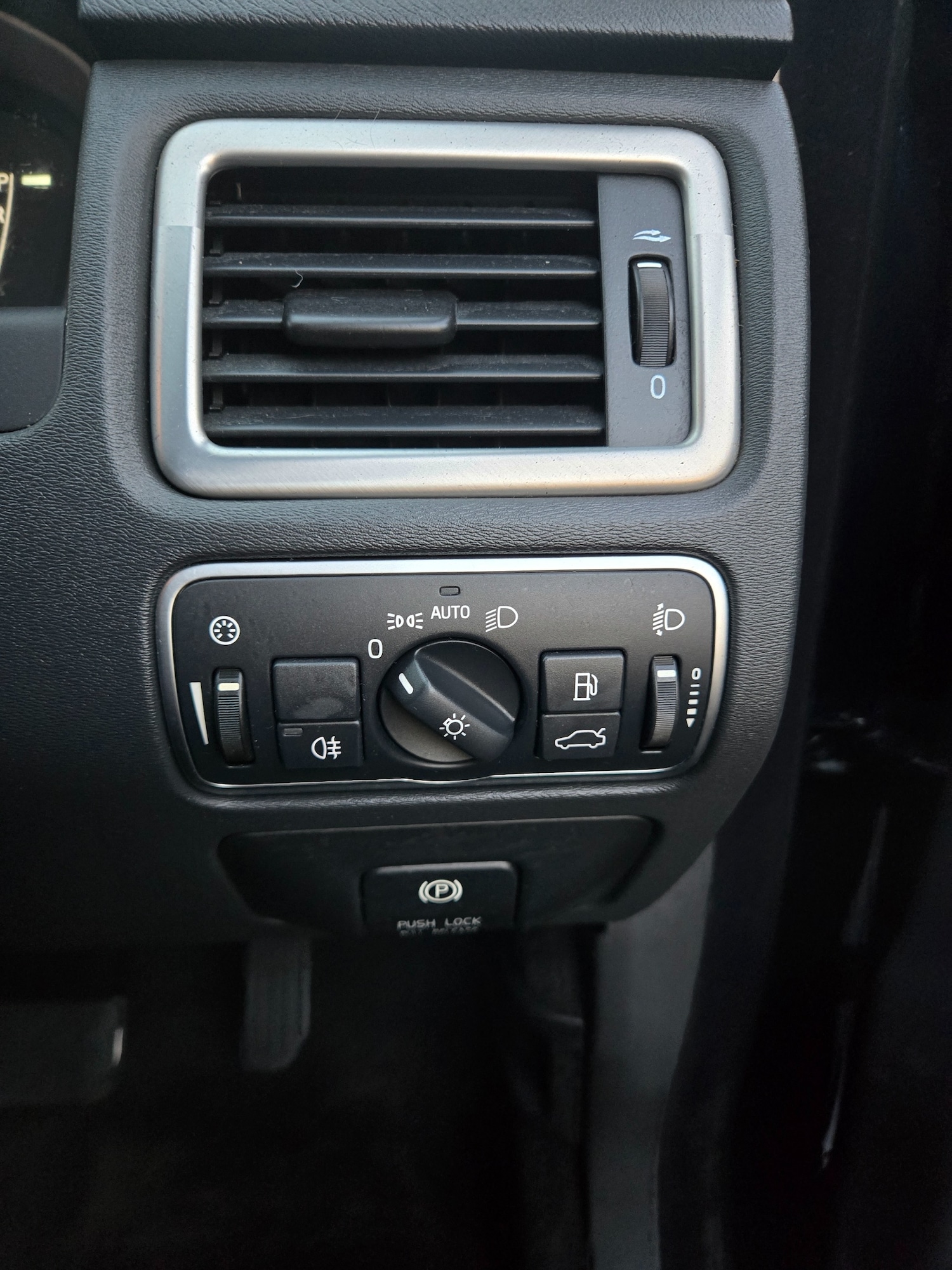 Used Volvo V70 2014 for sale - 77079036: Photo 27