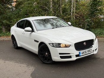 Used Jaguar XE 2016 for sale - 75994680: Photo