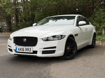 Used Jaguar XE 2016 for sale - 75994680: Photo