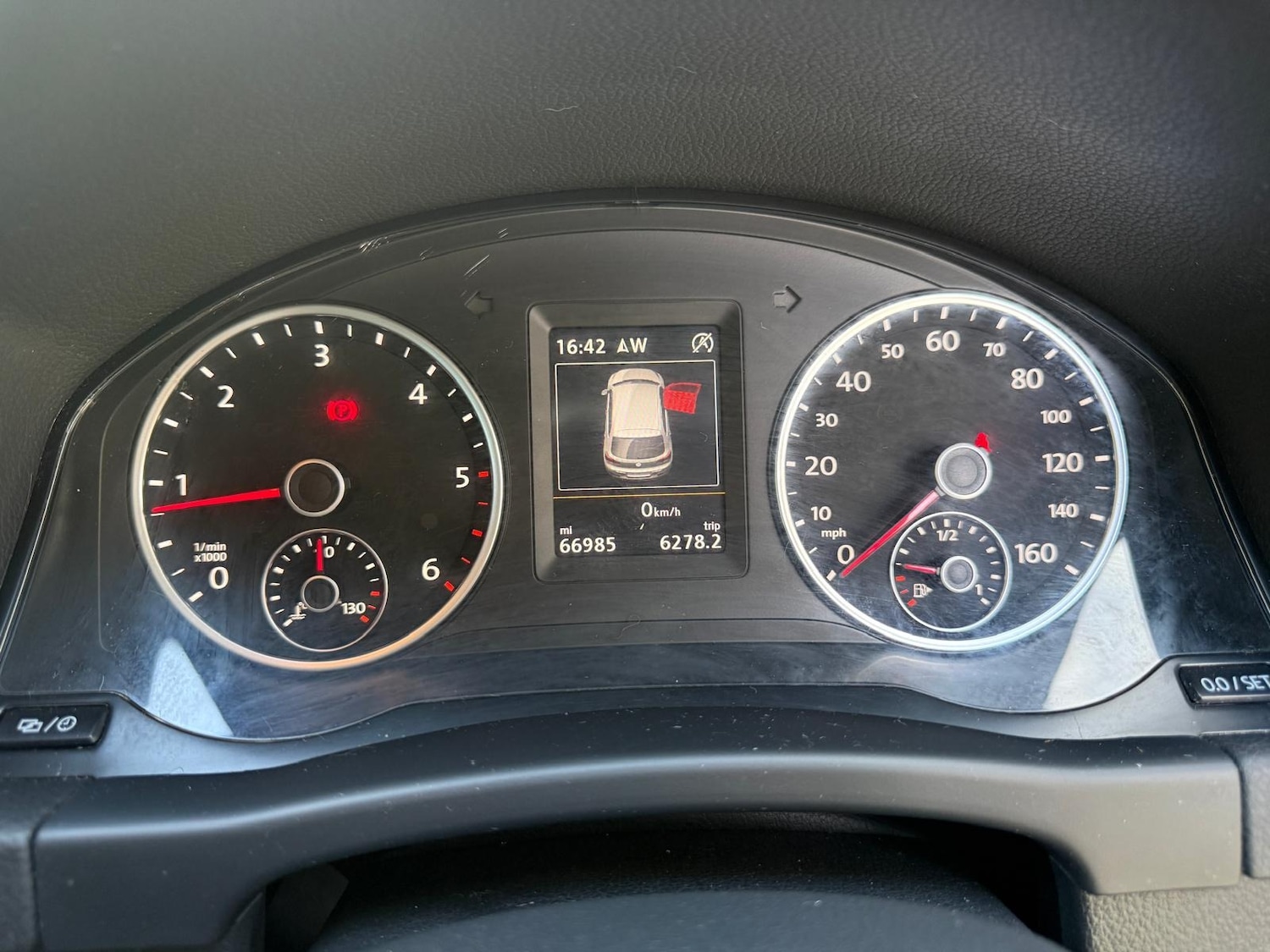 Used Volkswagen Tiguan 2015 for sale - 76238503: Photo 22