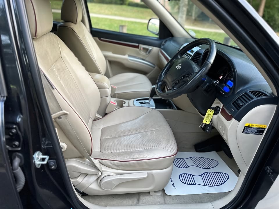 Used Hyundai Santa Fe 2009 for sale - 77597555: Photo 4