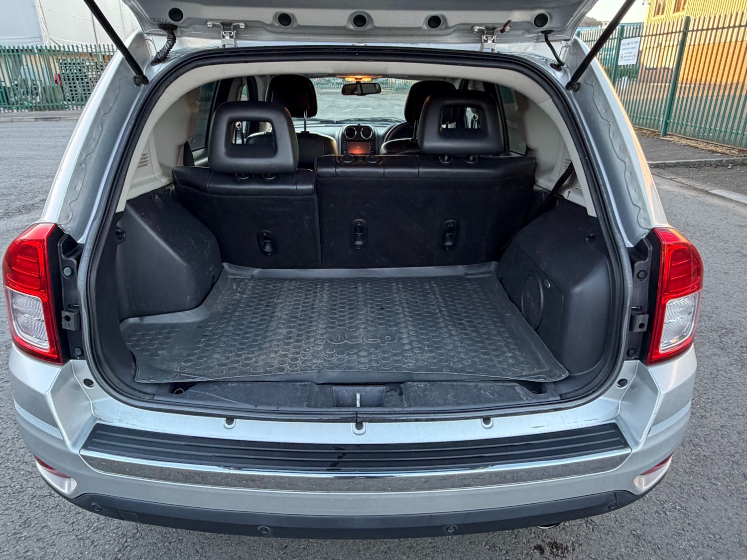 Used Jeep Compass 2011 for sale - 77610747: Photo 9