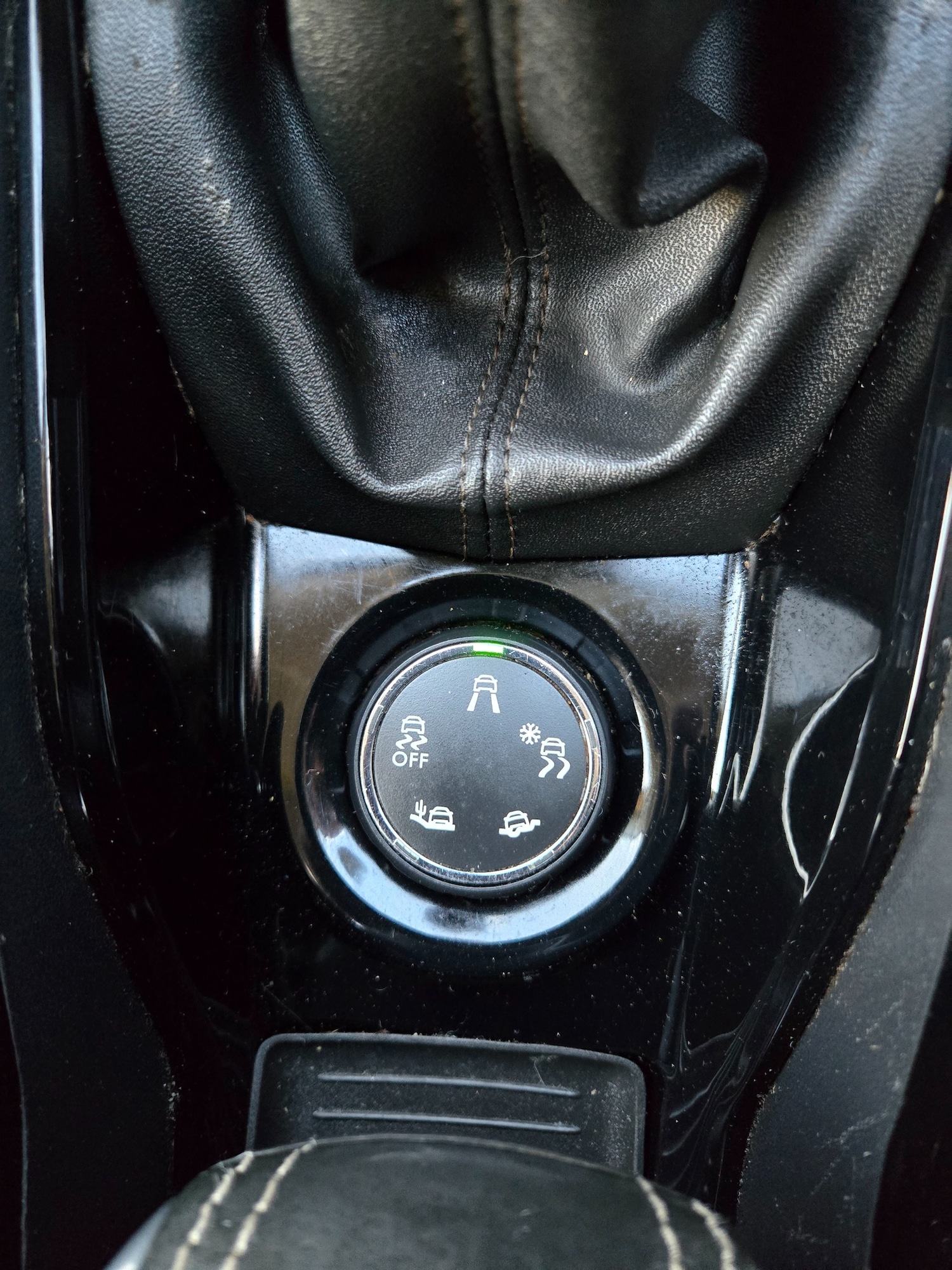 Used Peugeot 2008 2015 for sale - 78183966: Photo 19