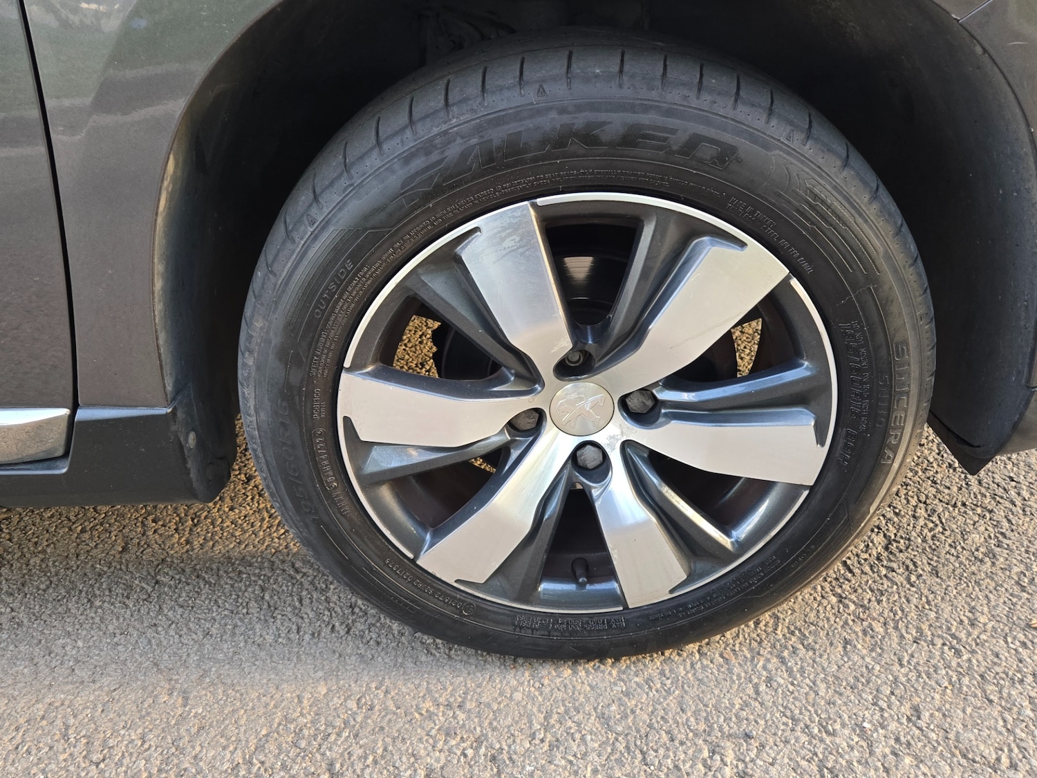 Used Peugeot 2008 2015 for sale - 78183966: Photo 8