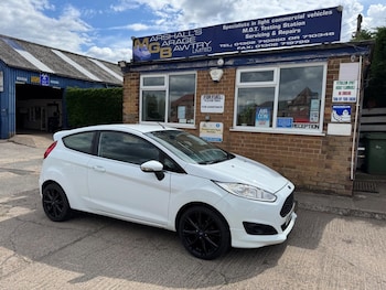 Used Ford Fiesta 2015 for sale - 75561521: Photo
