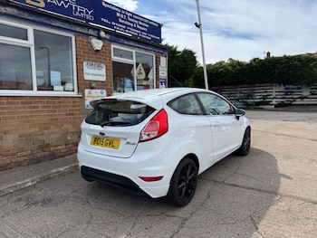 Used Ford Fiesta 2015 for sale - 75561521: Photo