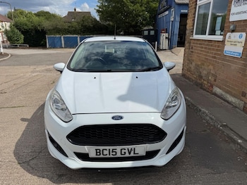 Used Ford Fiesta 2015 for sale - 75561521: Photo