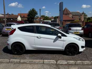 2015 - 1.3 Zetec 3-Door