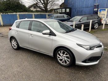 Used Toyota Auris 2015 for sale - 77342622: Photo