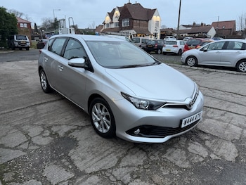 Used Toyota Auris 2015 for sale - 77342622: Photo