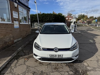 Used Volkswagen Golf 2018 for sale - 76439943: Photo