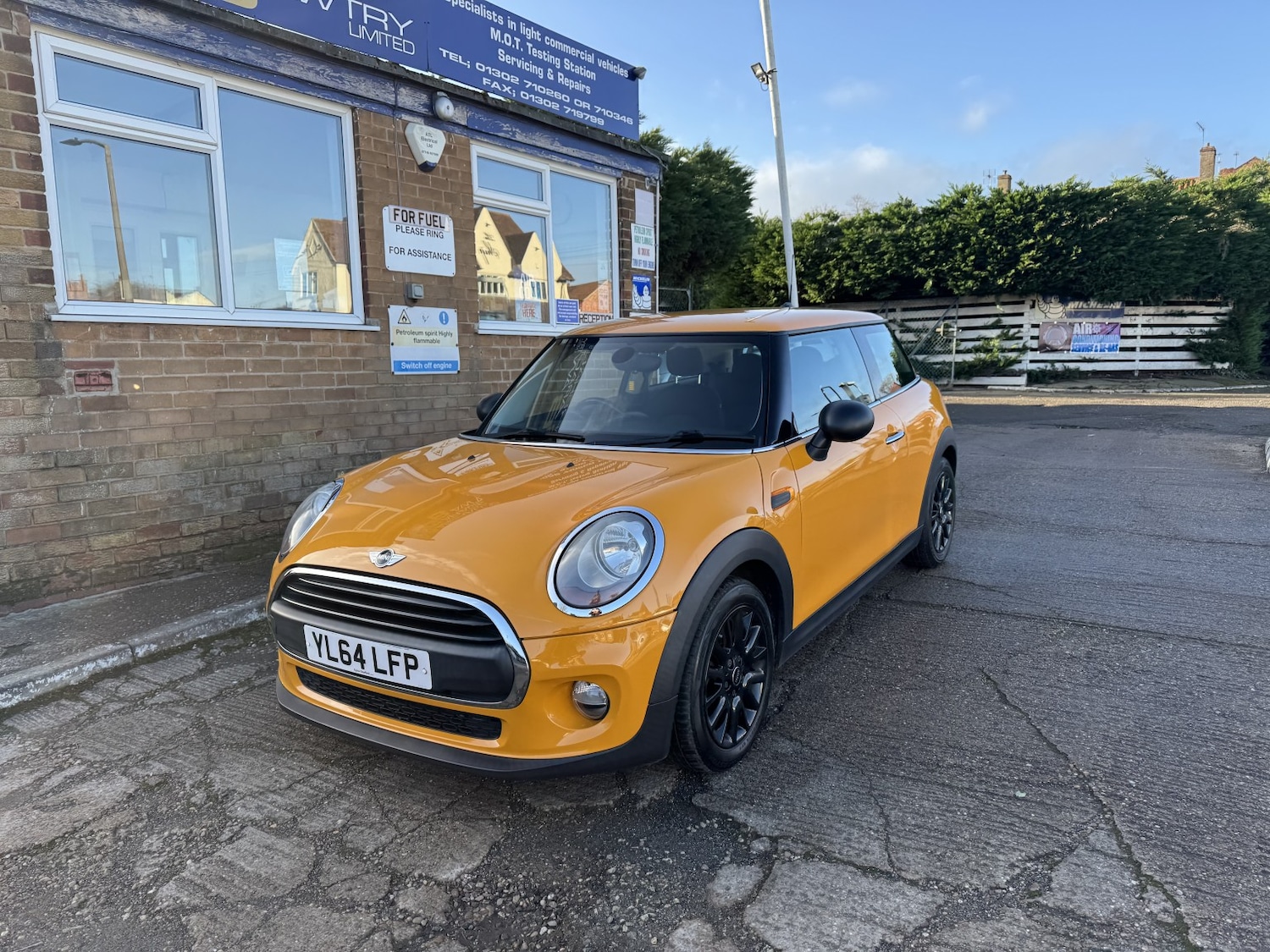 Used MINI Hatch 2014 for sale - 76741302: Photo 2