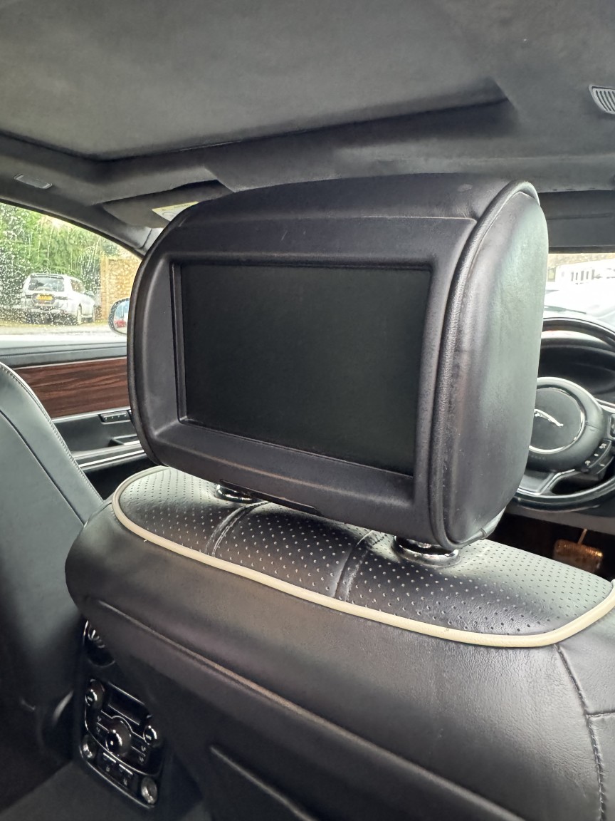 Used Jaguar XJ 2014 for sale - 76863867: Photo 13