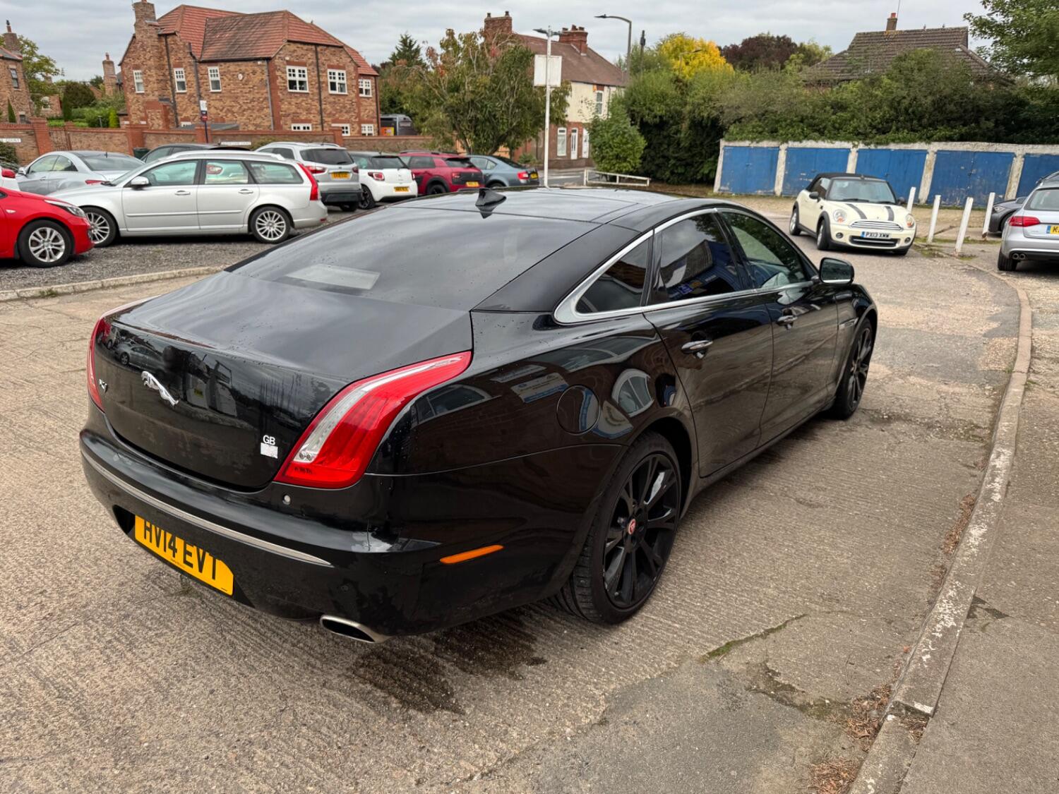 Used Jaguar XJ 2014 for sale - 76863867: Photo 7