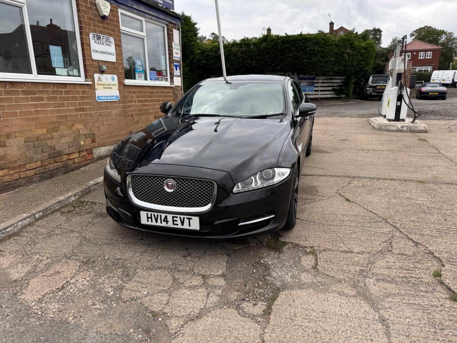 Used Jaguar XJ 2014 for sale - 76863867: Photo 8