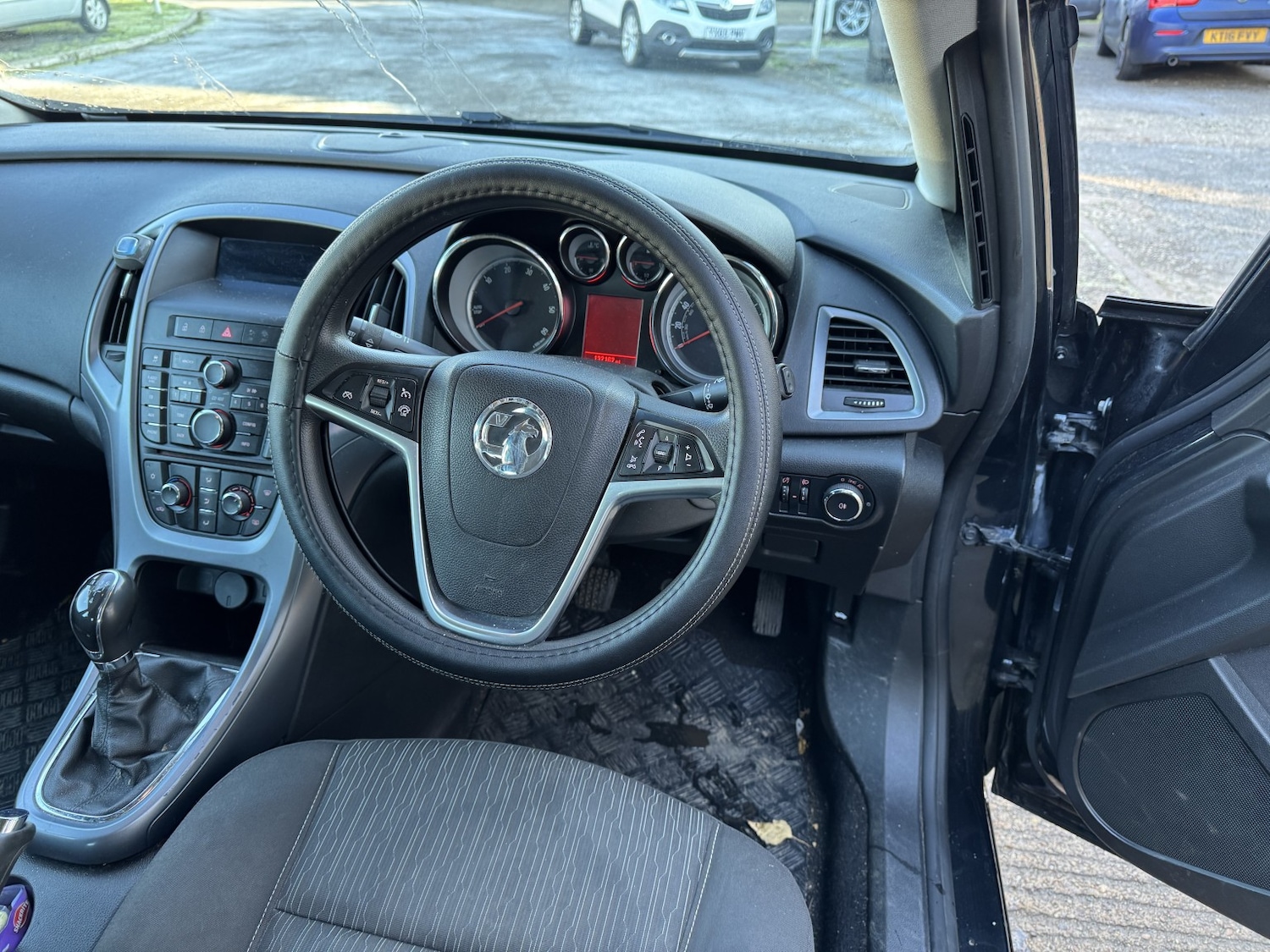 Used Vauxhall Astra 2013 for sale - 77162241: Photo 8