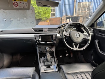 Used Skoda Superb 2015 for sale - 76070437: Photo