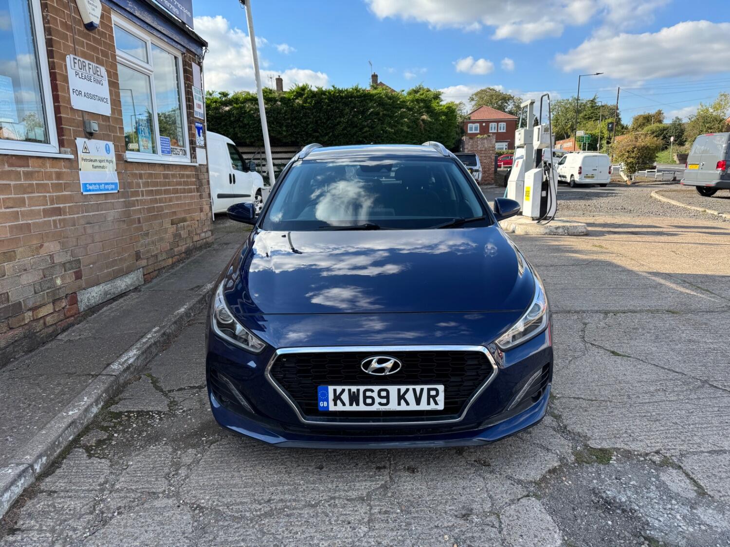 Used Hyundai i30 2020 for sale - 76120165: Photo 2