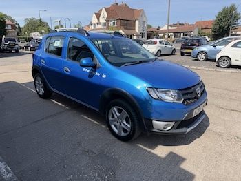 Used Dacia Sandero Stepway 2015 for sale - 79311475: Photo