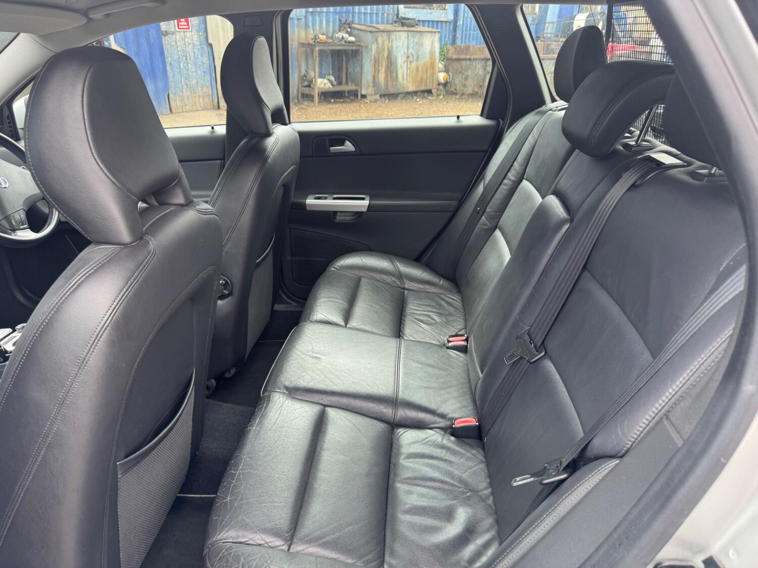 Used Volvo V50 2012 for sale - 76430959: Photo 15