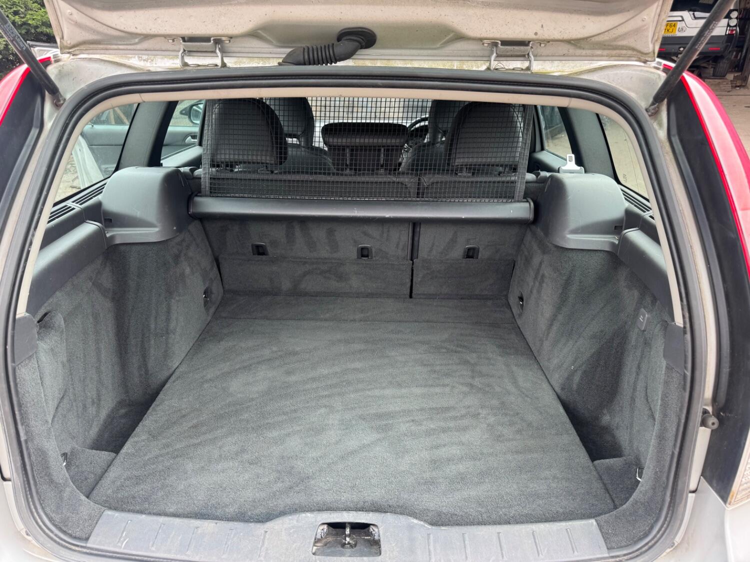 Used Volvo V50 2012 for sale - 76430959: Photo 19