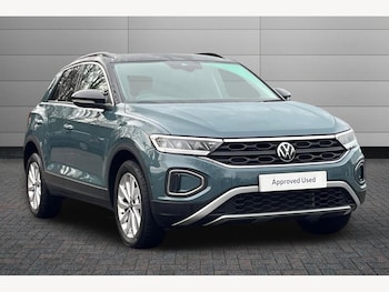 Used Volkswagen T-Roc 2024 for sale - 76966337: Photo